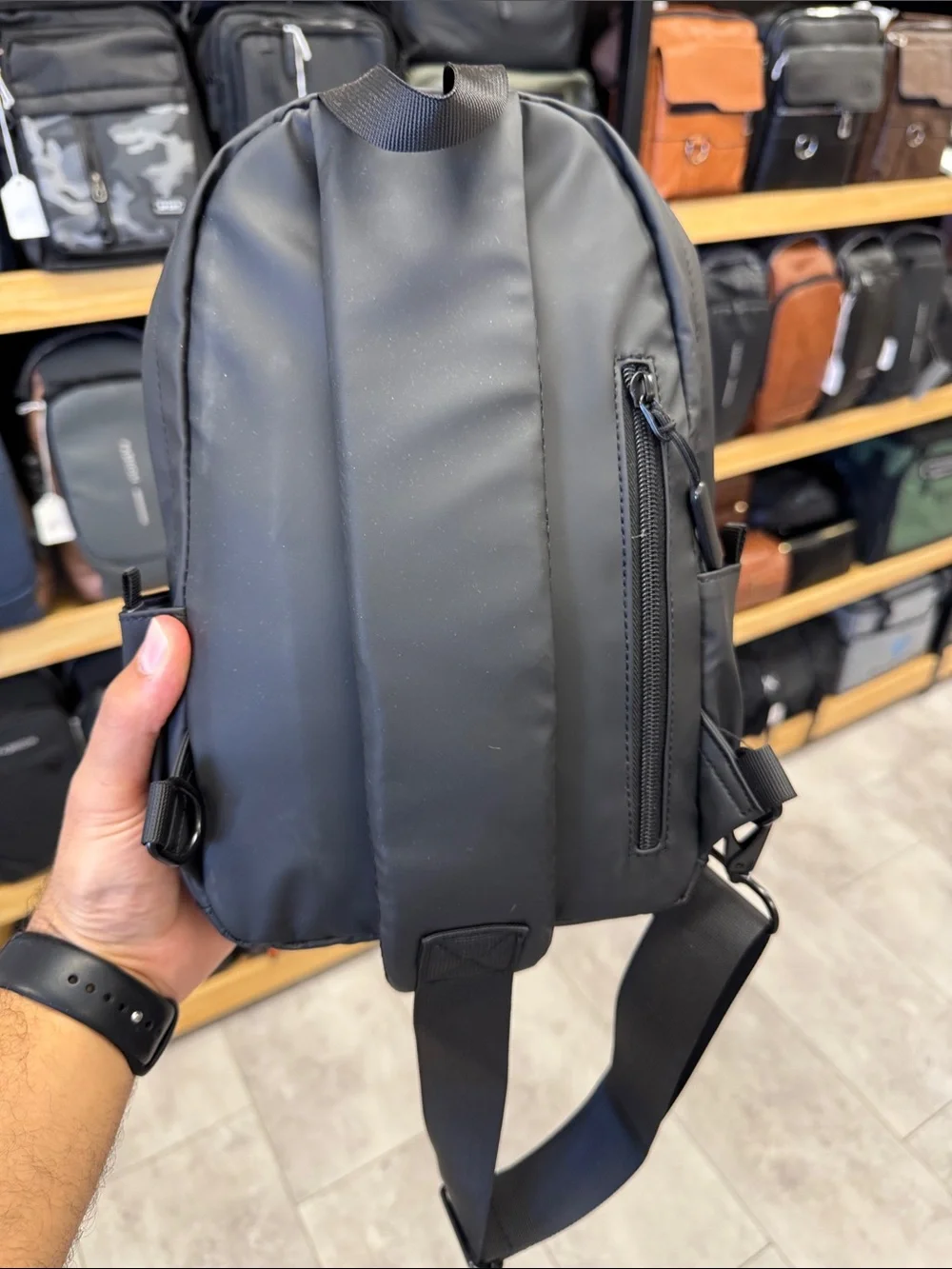 N/A streamlined black